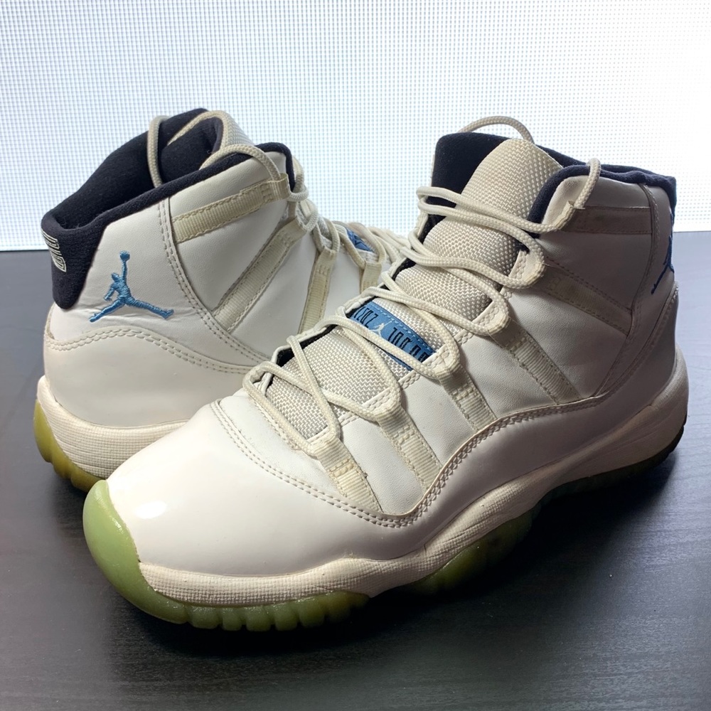 AIR JORDAN 11 Retro “Legend Blue” 6.5Y